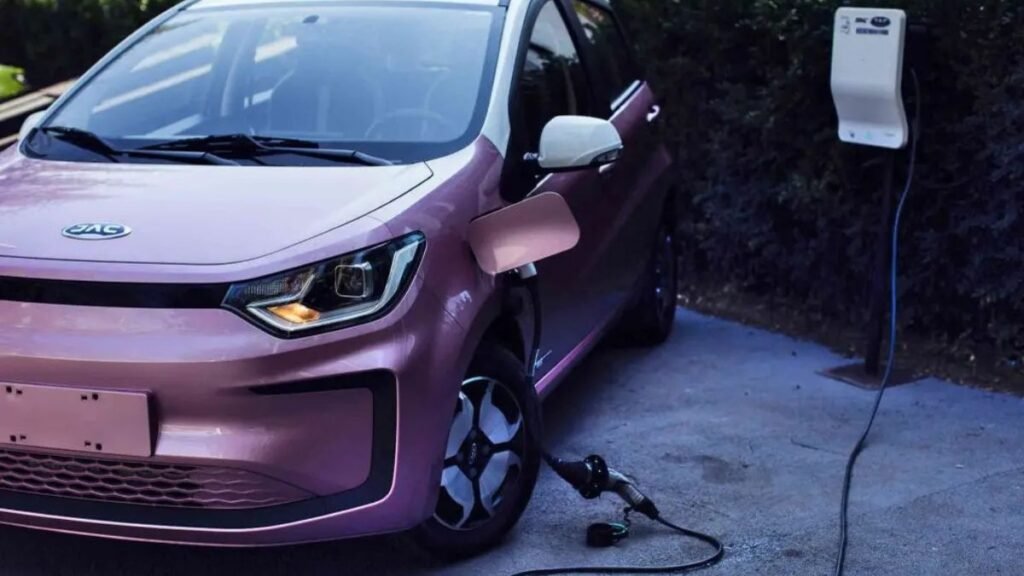 JAC Motors JS1 carregando